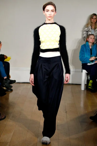 Look 14
